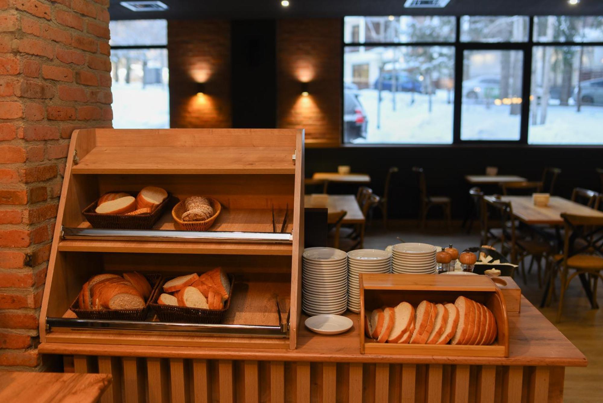 Bakuriani Inn Exterior photo Bread at a restaurant